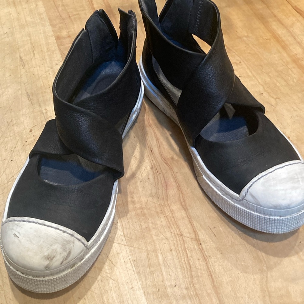 Lofina sneakers size 38